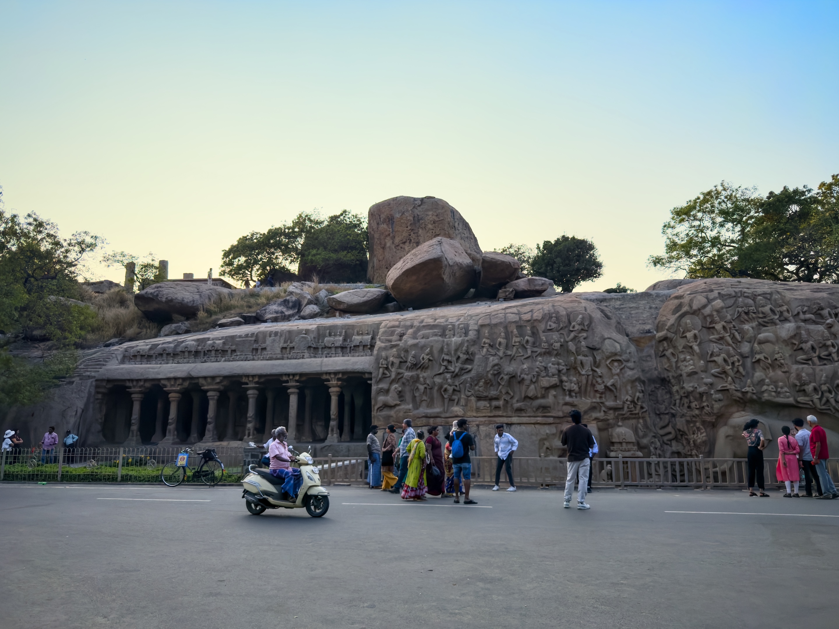 Descent of the Ganjees, Mamallapuram