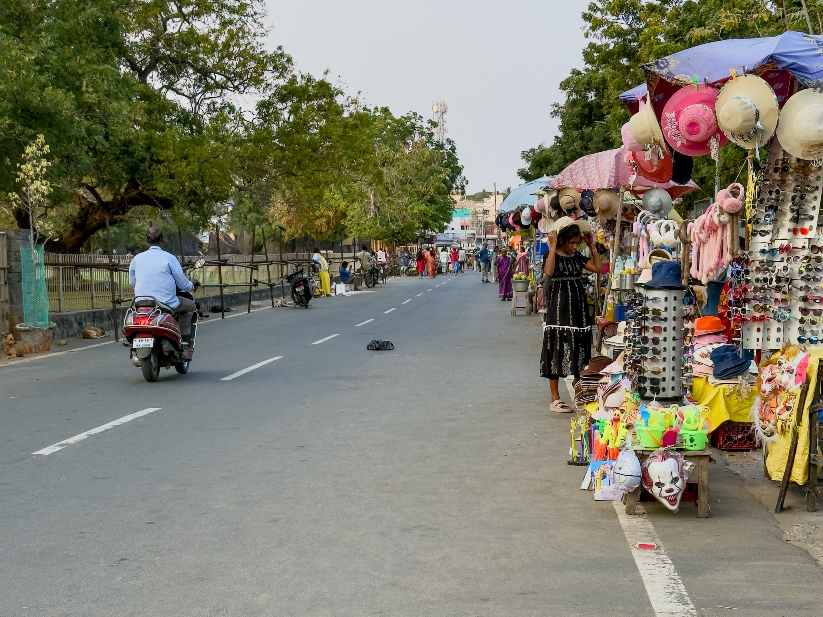 Street Scene, Mamallapuram