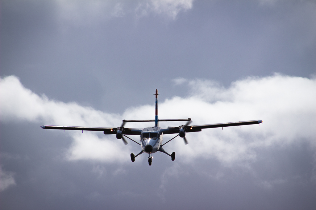 Skybus Plane Approaching